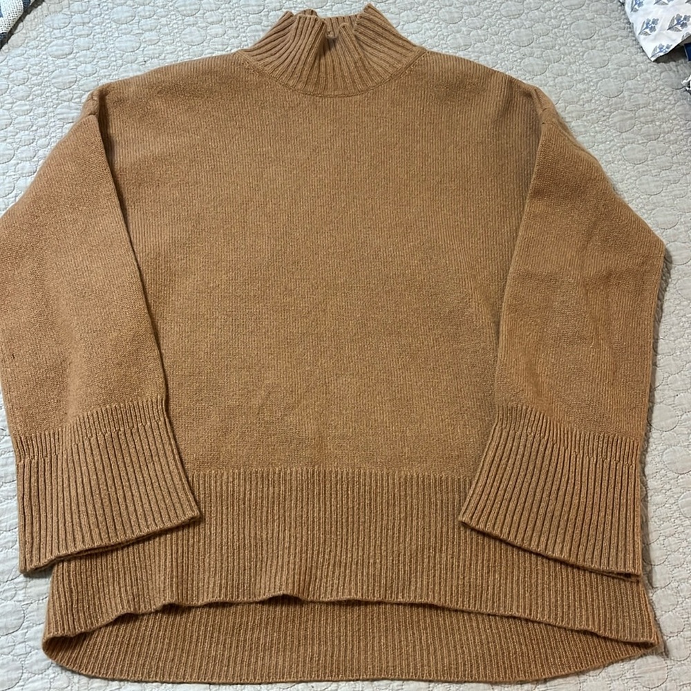 Frame sweater